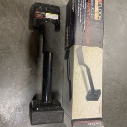 The Floor Knee Kicker Carpet Installer