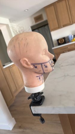 Practice barber doll head.  W/clamp