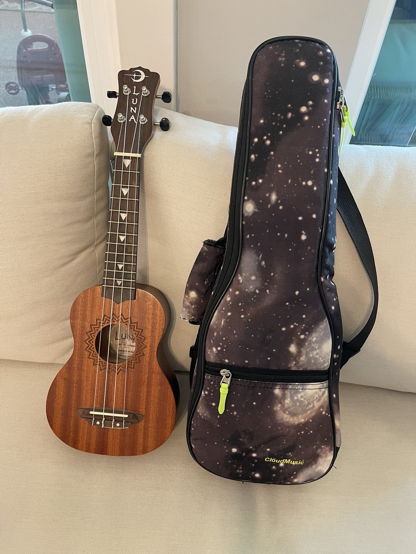 Luna Ukelele Model UKE VM SAPRANO In New Condition With Cloud Music Soft Case - New - Not A Scratch On It