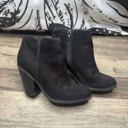 Banana Republic Womens Boots Size 6 Black Suede Side Zipper Slip On Ankle Bootie