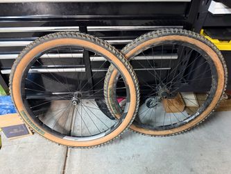 MTB Wheelset with Specialized Tires
