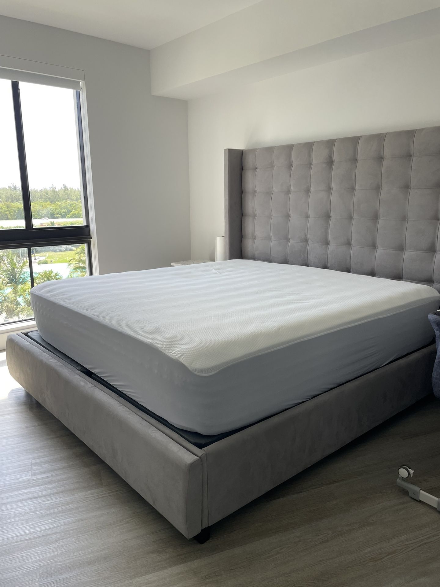 King Size Bed With Storage Drawer And Orthopedic Mattresses