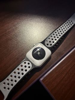 Apple Watch SE (2nd Gen)