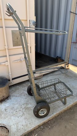 Horse saddle stand para, Montura