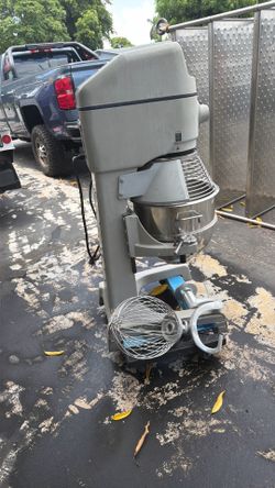 Globe 30 quart mixer.