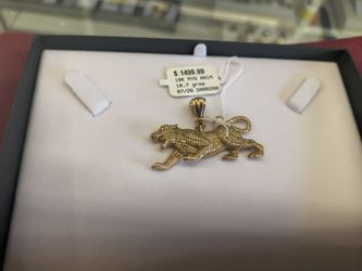 10k solid gold diamond pendant layaway available 10% down if you interested please make sure you ask for Maribel thank you