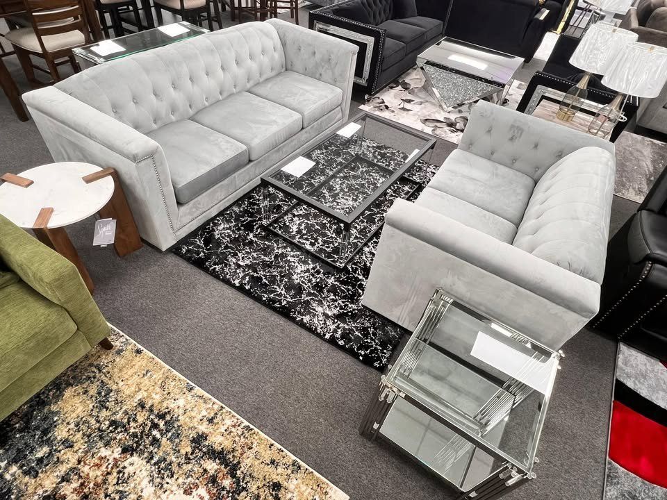 Brand New Sofa/Sofa Set w/timeless classic styling in silver grey velvet & button tufted