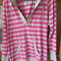 Pink & Grey Striped Hooded V-neck tops Kangaroo Pocket Hoodie
Lounge by Maurices women's size L