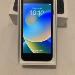 Apple iPhone 8 - UNLOCKED - Excellent condition 