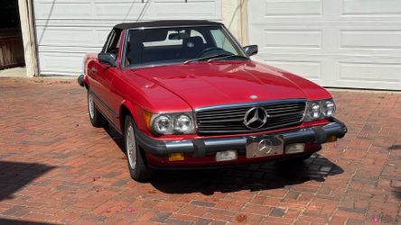 1988 Mercedes-Benz 560SL – California Car – Hardtop & Stand Included