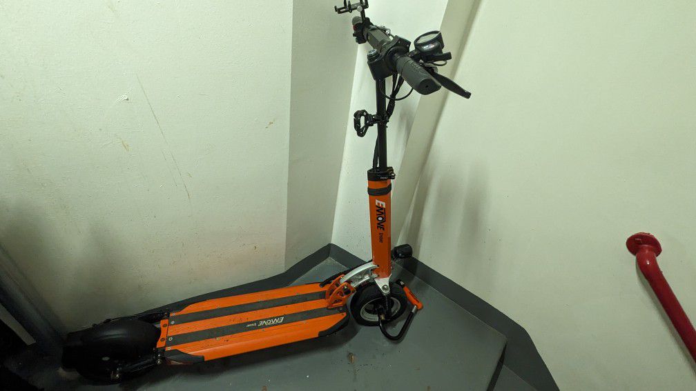 Trade - Emove Cruiser Electric Scooter 