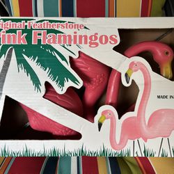 New: A Pair of Original Featherstone Pink Flamingos, Yard/Garden Decor