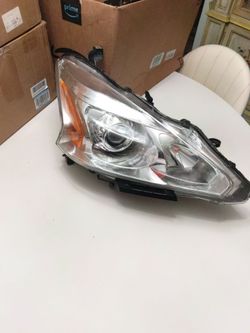headlight assembly for a 2013-2015 Nissan Altima