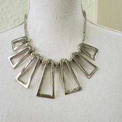 Silvertone necklace and earrings geometrical design Statement Collar Choker.