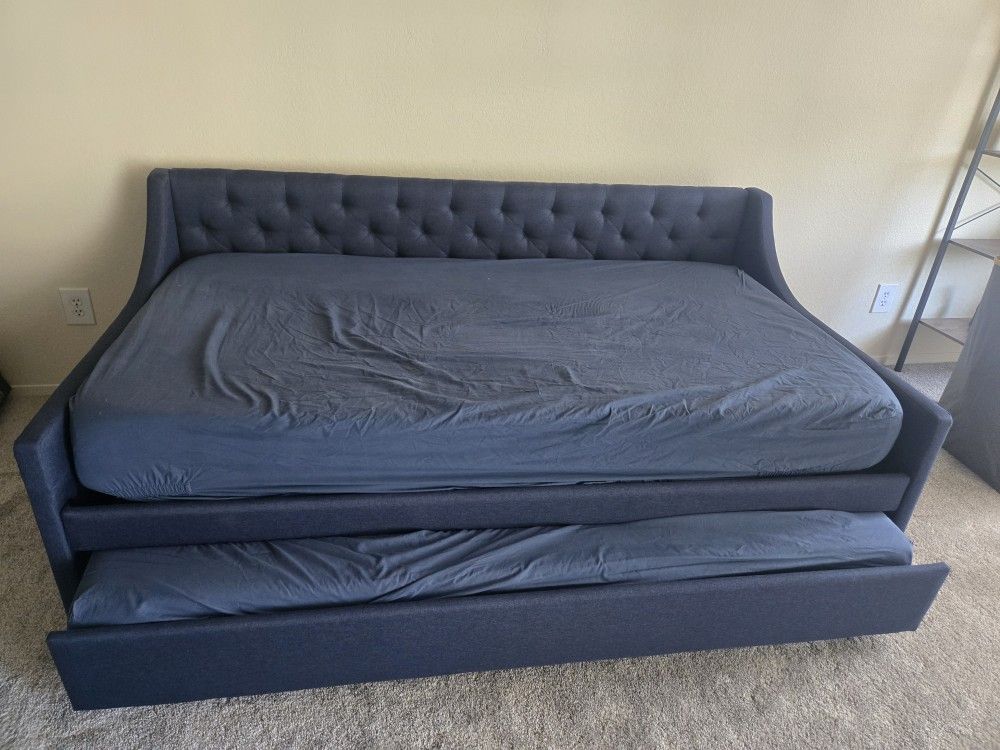 Daybed with Trundle