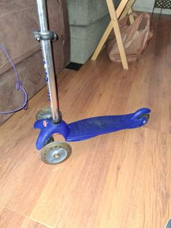 Small Child's Scooter Wheels Light Up