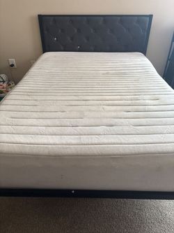 Full size bed with mattress