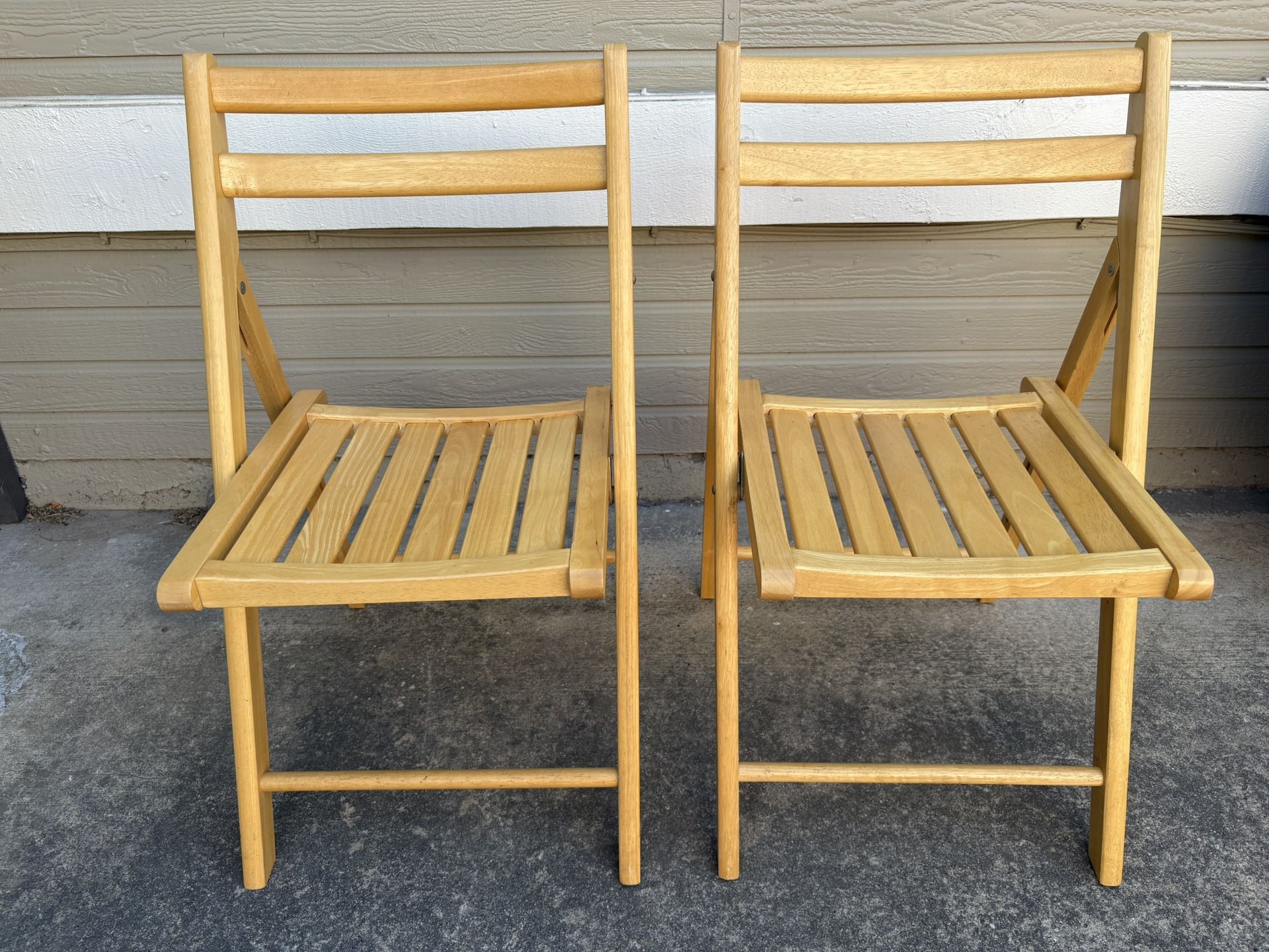 2 Wooden Folding Chairs – Solid Wood