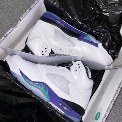 DS JORDAN 5 GRAPE  SIZE 8 , 9.5 & 10