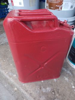 5 gallons gas containers