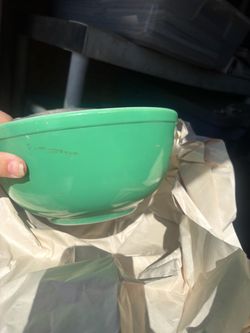 Pyrex bowls