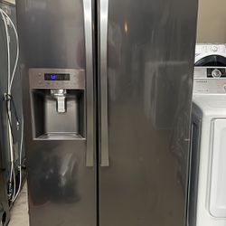 Kenmore Black Stainless Steel Refrigerator CounterDepth