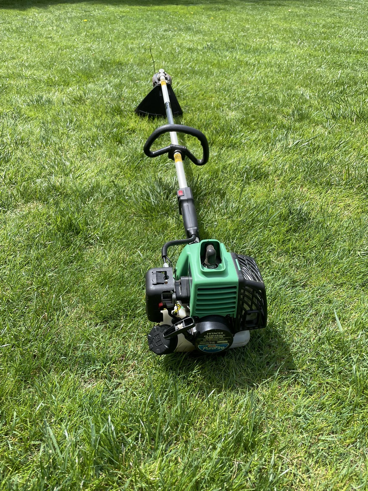Weedwacker - Hitachi 21cc Straight Shaft String Trimmer / Weed Wacker