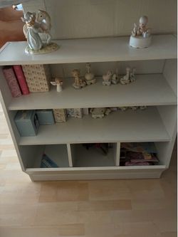 Kids book cabinet