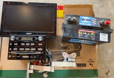 Jensen TV, radio, battery and mounting bracket