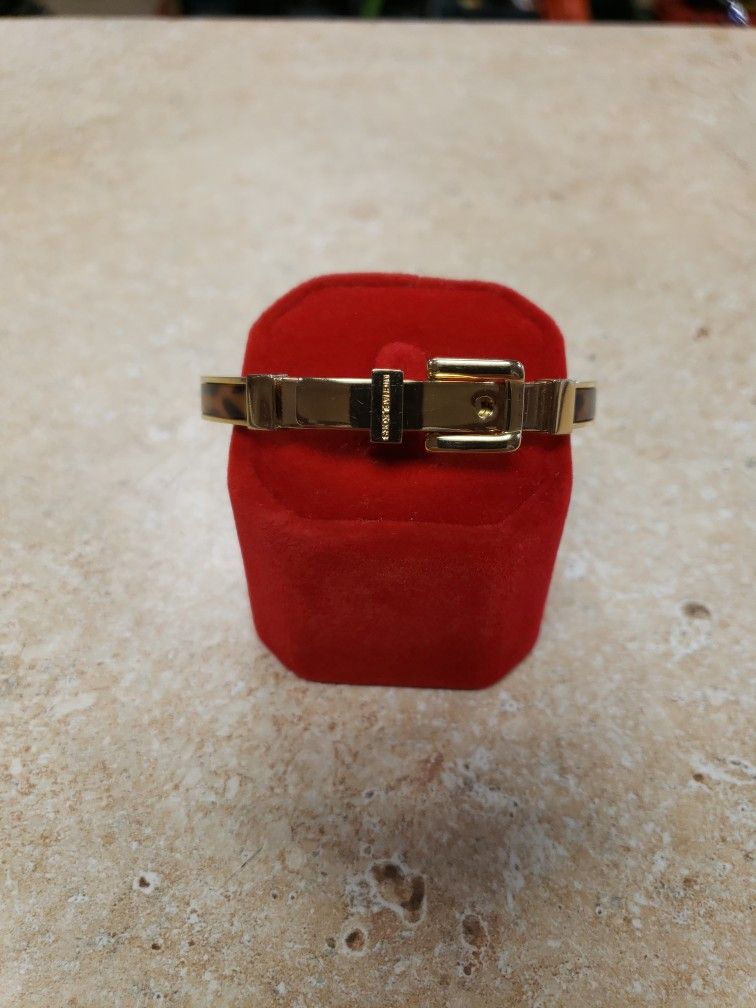 Michael Kors Belt Buckle Gold Tone Bangle