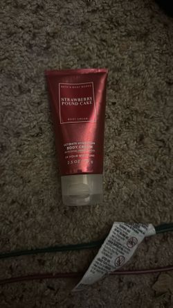Bath and Body Works Strawberry Pound Cake 2.5 OZ Body Cream