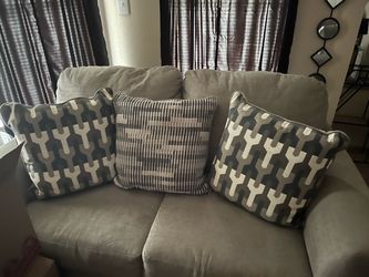 Sofa/Loveseat