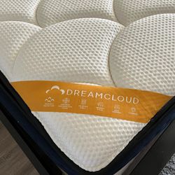 The DreamCloud Premier Rest, King, Like New, Perfect Condition