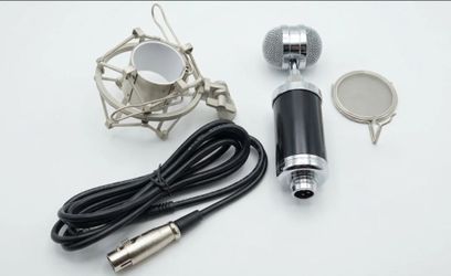 Studio Condenser Microphone w/ Shock Mount & Pop Filter XLR Preowned