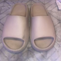 Yeezy Slides Size 7