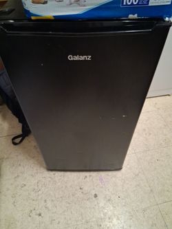 Galanz Mini Fridge Black