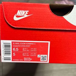 Nike Zoom Vomero 5 Women’s 