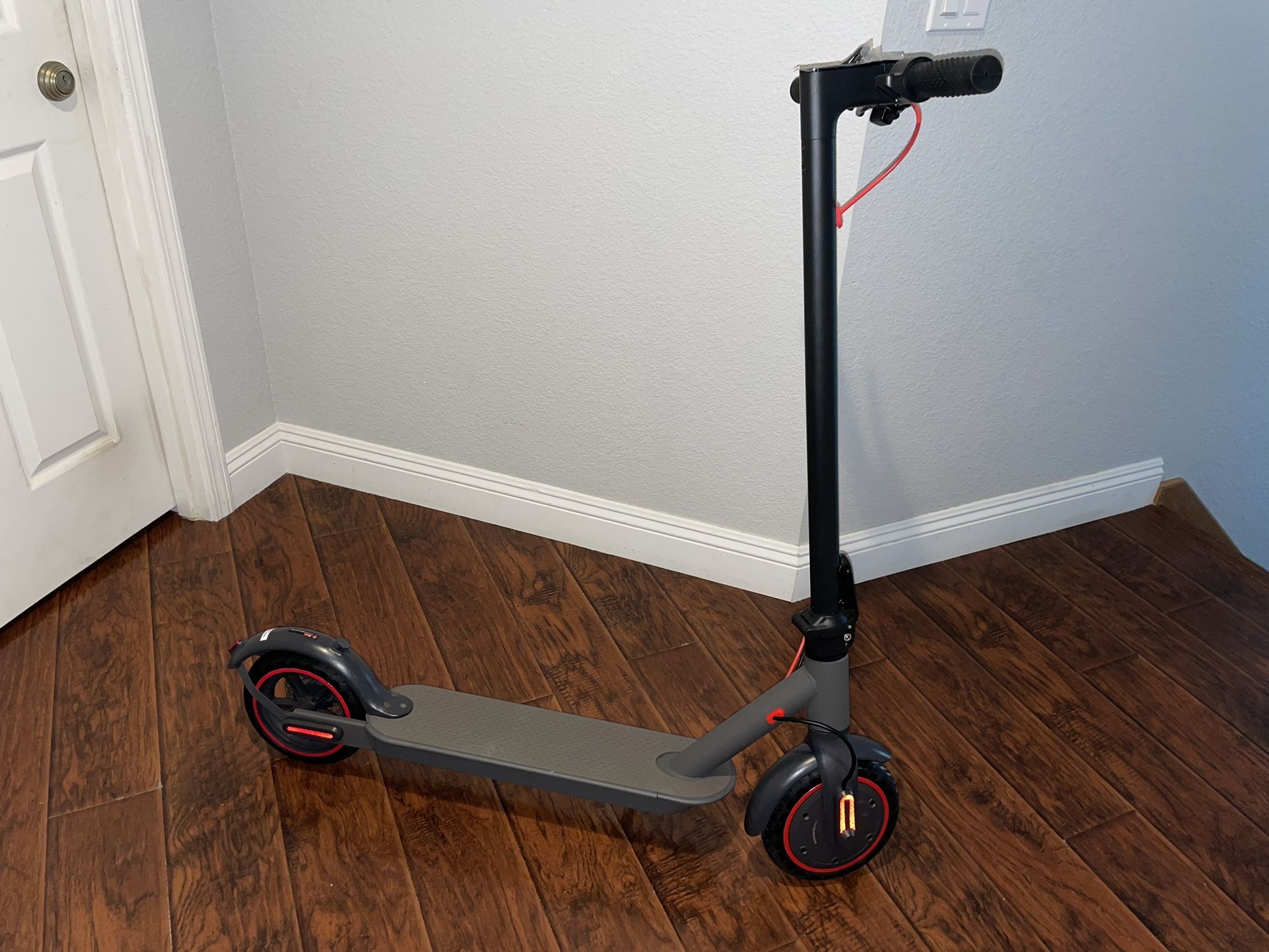 Brand New DS Ultra Long Range 30-Mile Electric Scooter, 350W Powerful Motor, 8.5" Tires- 19mph