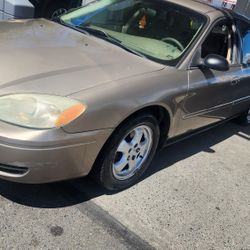 2005 Ford Taurus