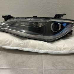 Right Headlight 2015–2017 Chrysler 200 Halogen LED DRL Chrome Trim OEM Read description