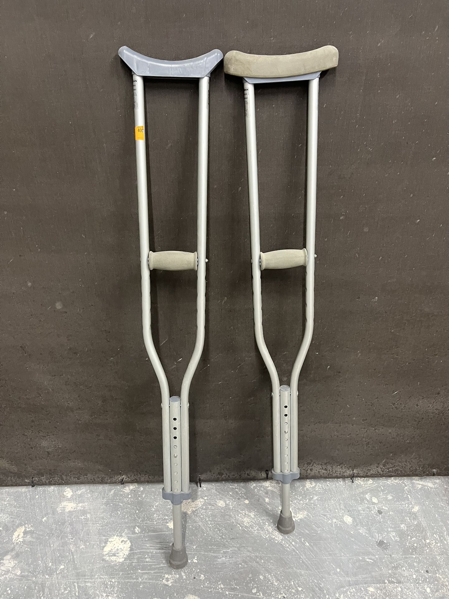 Crutches/muletas