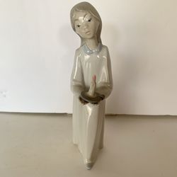 Lladro Girl With Candle