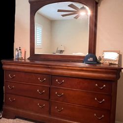 Bedroom Furniture Set