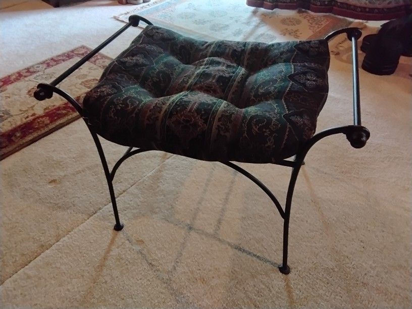Entry Way Seat