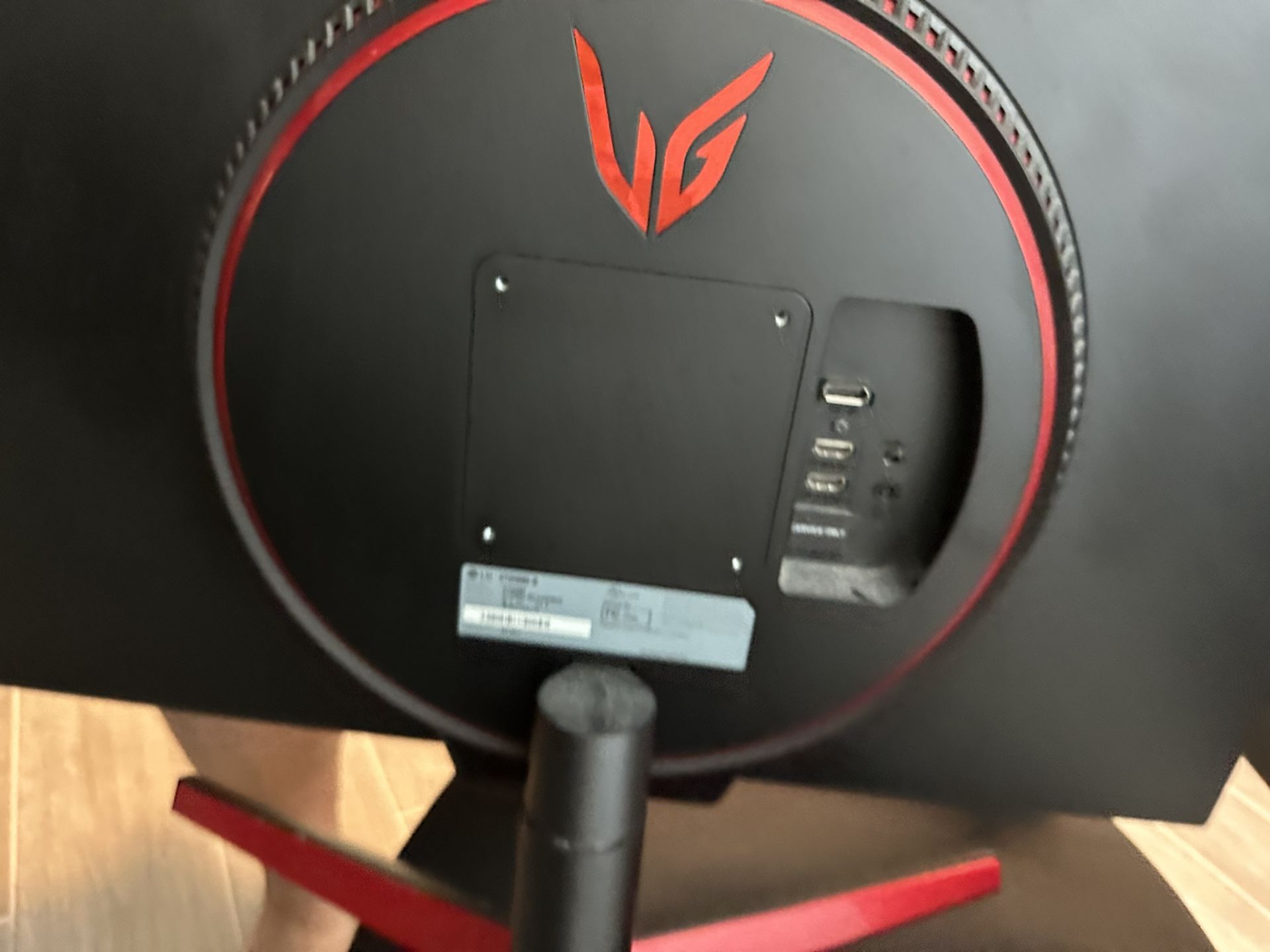 27” Computer Screen