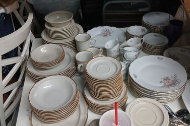 Fine China Dinnerware Set with Gold Trim