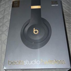 Beats Studio3 Wireless Noise Cancelling Over-Ear Headphones - Apple W1 Headphone Chip, Class 1 Bluet