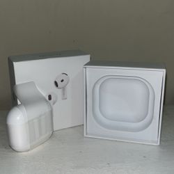 AirPod 4s 