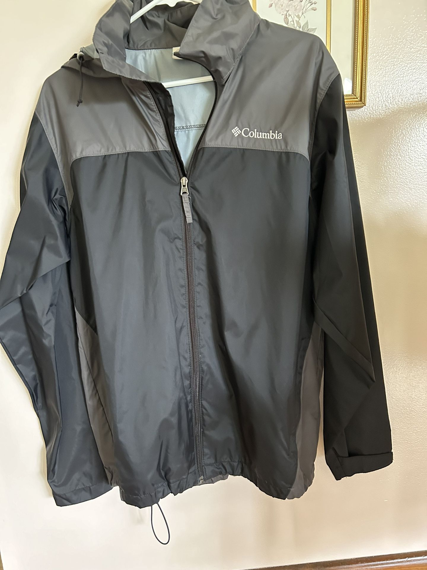 Columbia Lightweight Jacket Windbreaker Zipper Up Packable Hood Medium Men’s 