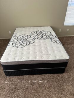 King size mattress pillow top new